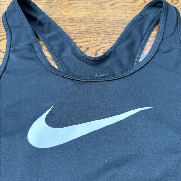 Nike work out top - Picture 3 of 3